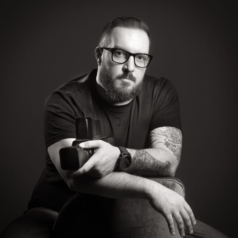 Mickael, photographe de mariage et fondateur de SKADI Studio, a Besancon
